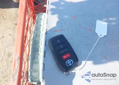 2021 Toyota Venza Xle из США, поврежденный, VIN JTEAAAAH3MJ068610